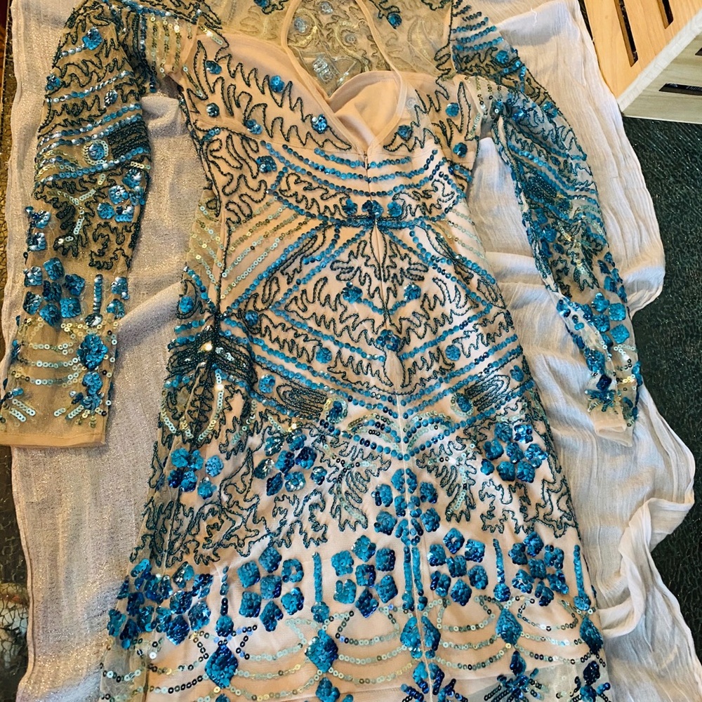 Dress - Picture 10 of 11